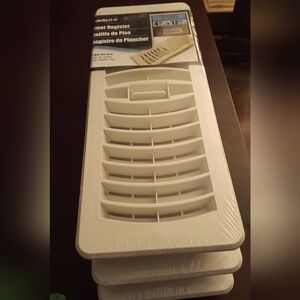 3 deflecto White Floor Register